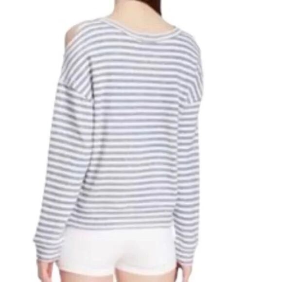 BCBGMaxazria Women's Cold Shoulder Long Sleeve Sweater. Red/White. Medium. Cute. - Picture 3 of 9